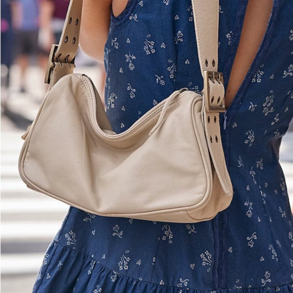 Gorgeous , Free People Over the Arm Candy Bag in sand NWT❤️ - Picture 3 of 8
